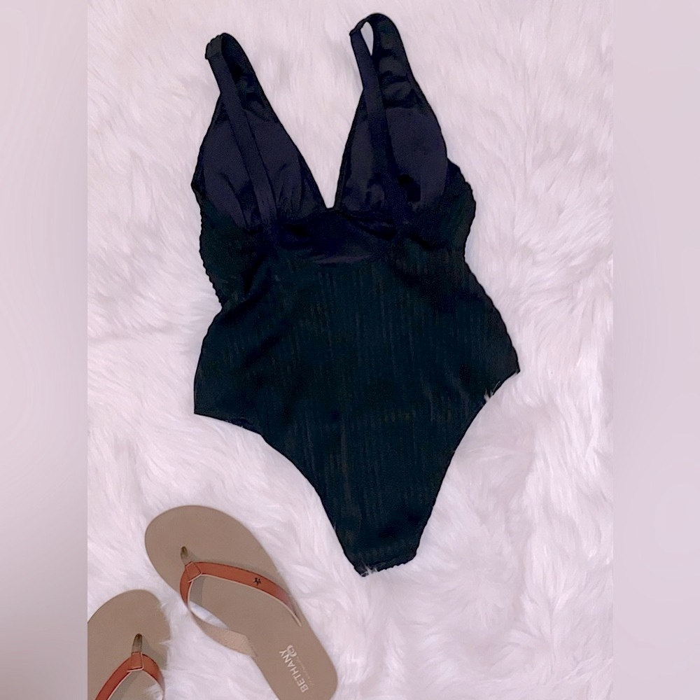NWT Women’s CUPSHE Black Ribbed One Piece Swimsuit Size Medium